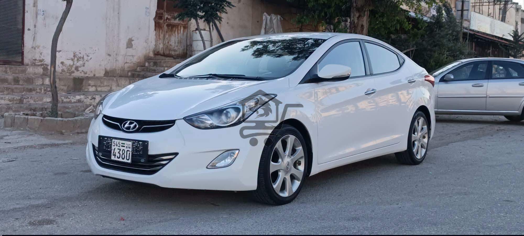 Hyundai Elantra 2011 - الصورة 1