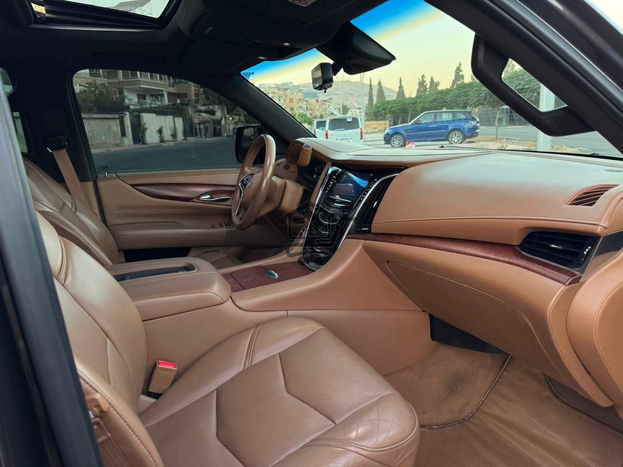 ESCALADE PLATINUM - الصورة 6
