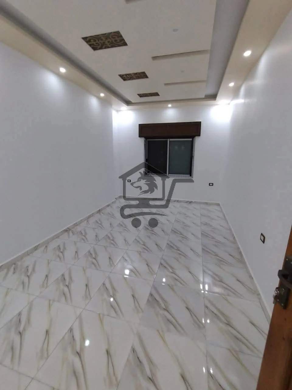 شقة ثلاث غرف مكسية بدون عفش - الصورة 2