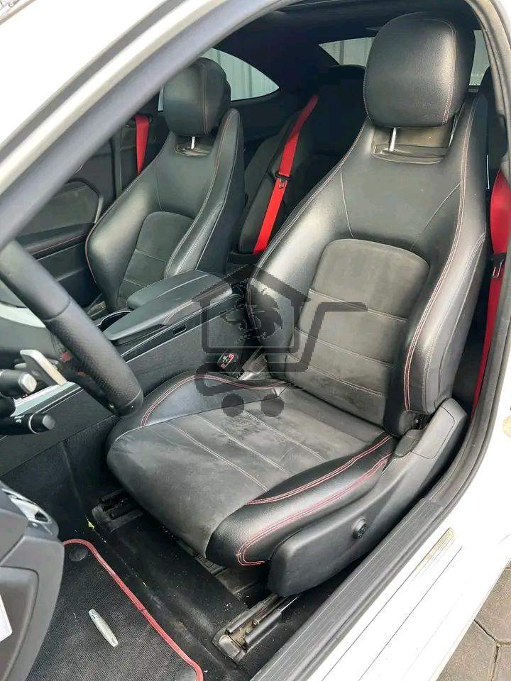MERCEDES C250 - الصورة 7