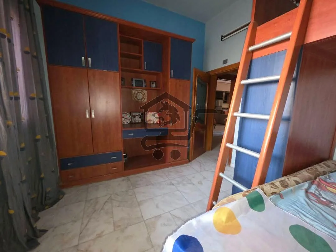 منزل فخم بموقع حيوي وراقي - الصورة 9