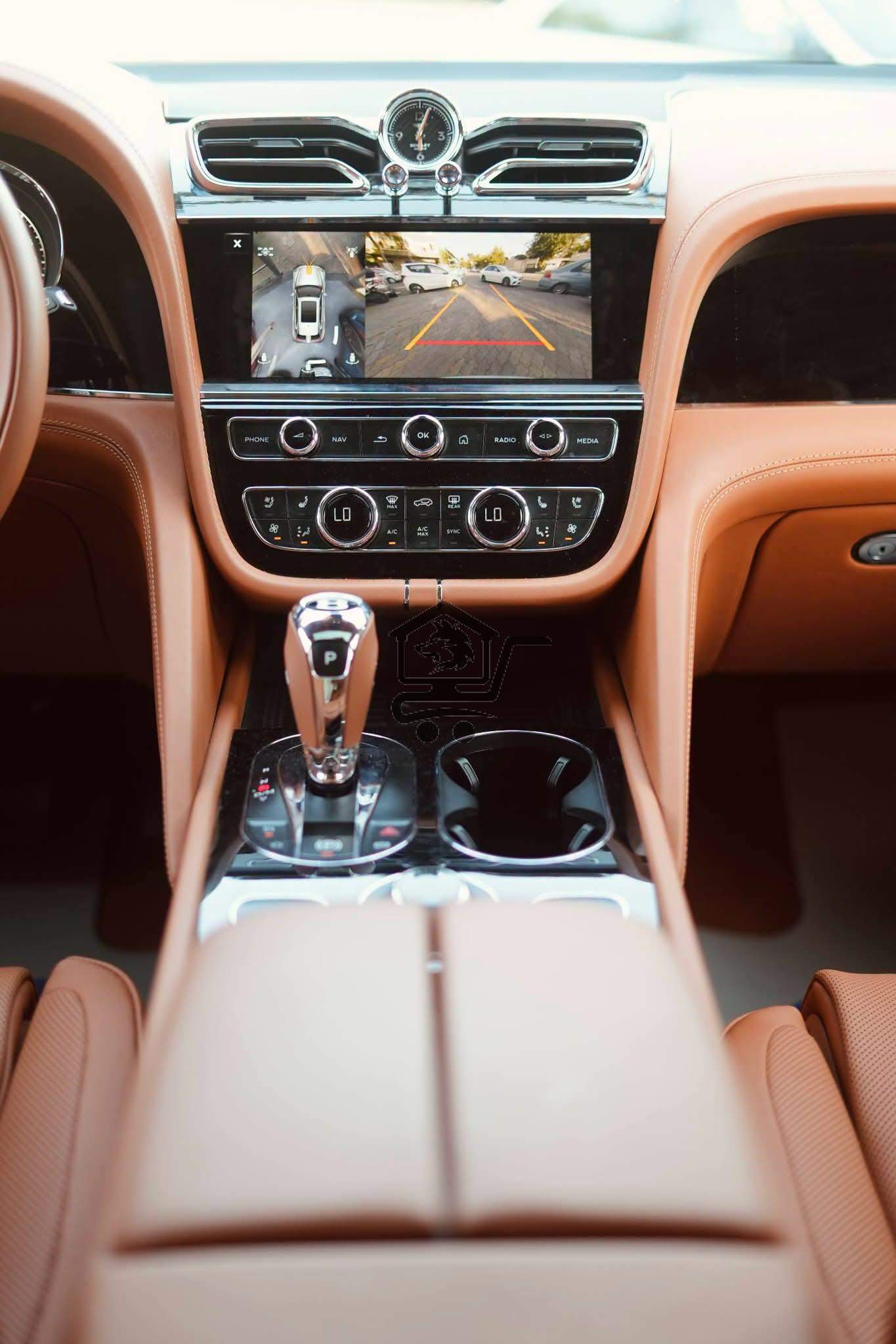 BENTLEY BENTAYGA - الصورة 7