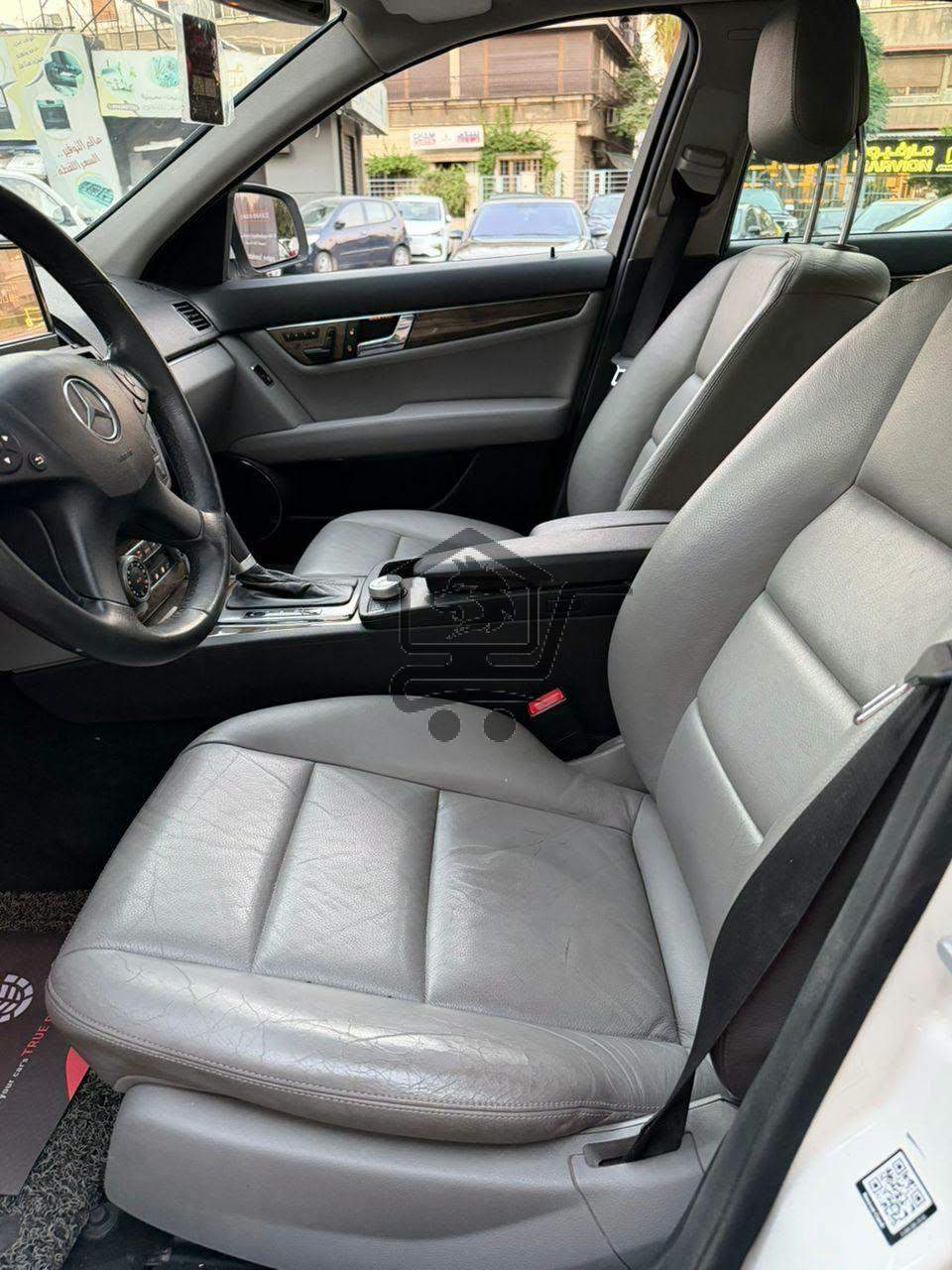 Mercedes-Benz C250 2009 - الصورة 5