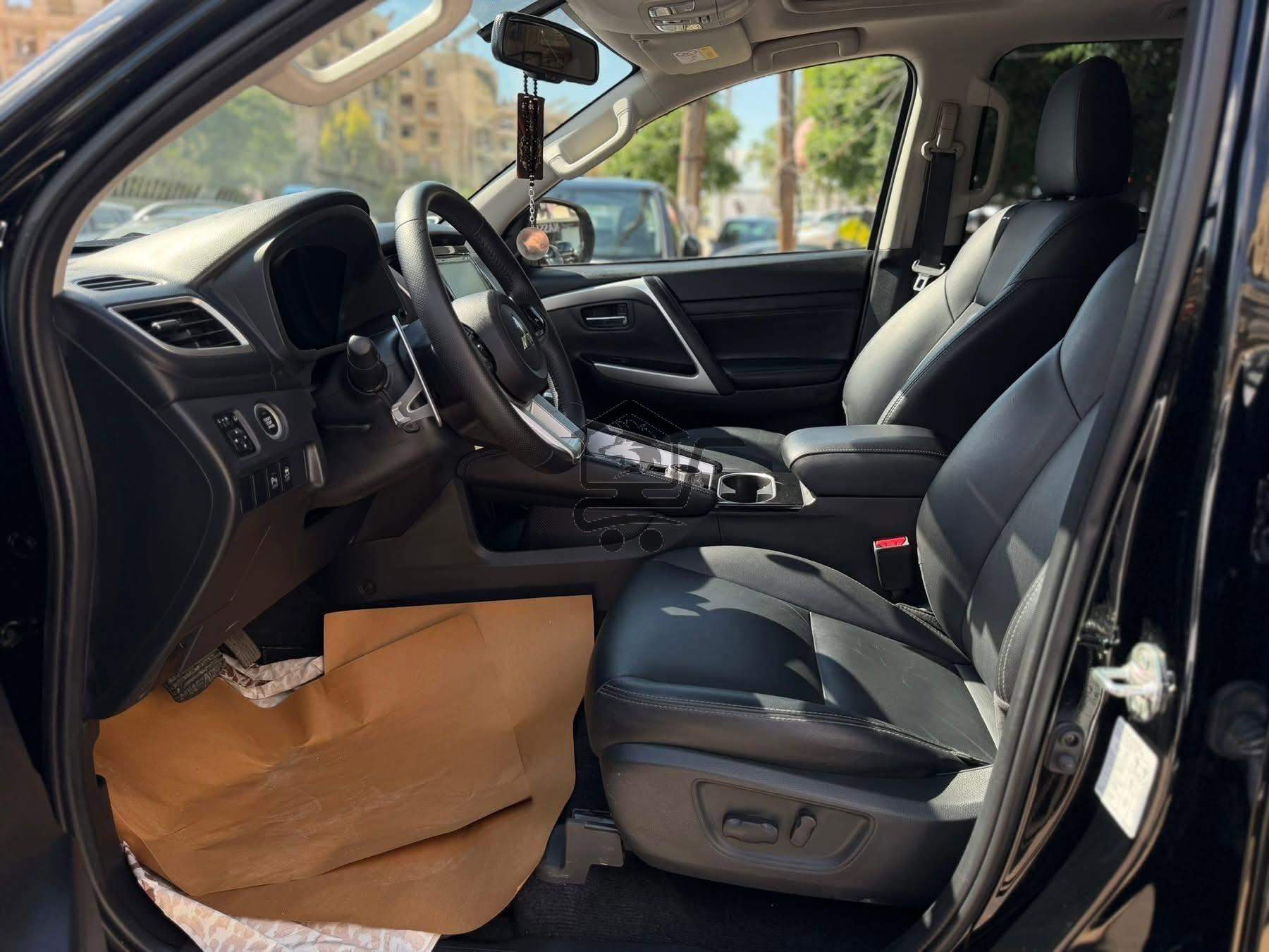 Mitsubishi Montero Sport - الصورة 5