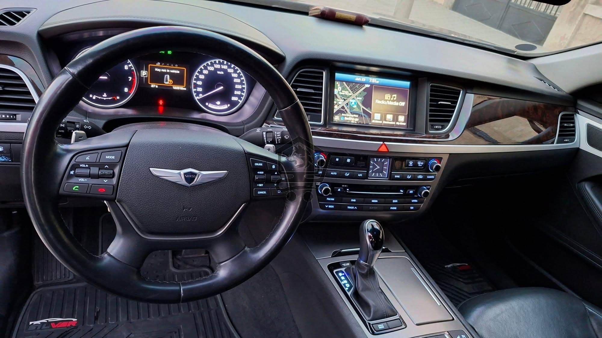 Hyundai Genesis 2015 - الصورة 9