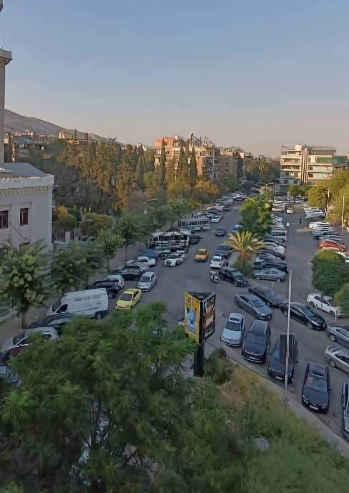 منزل بموقع حيوي - الصورة 8