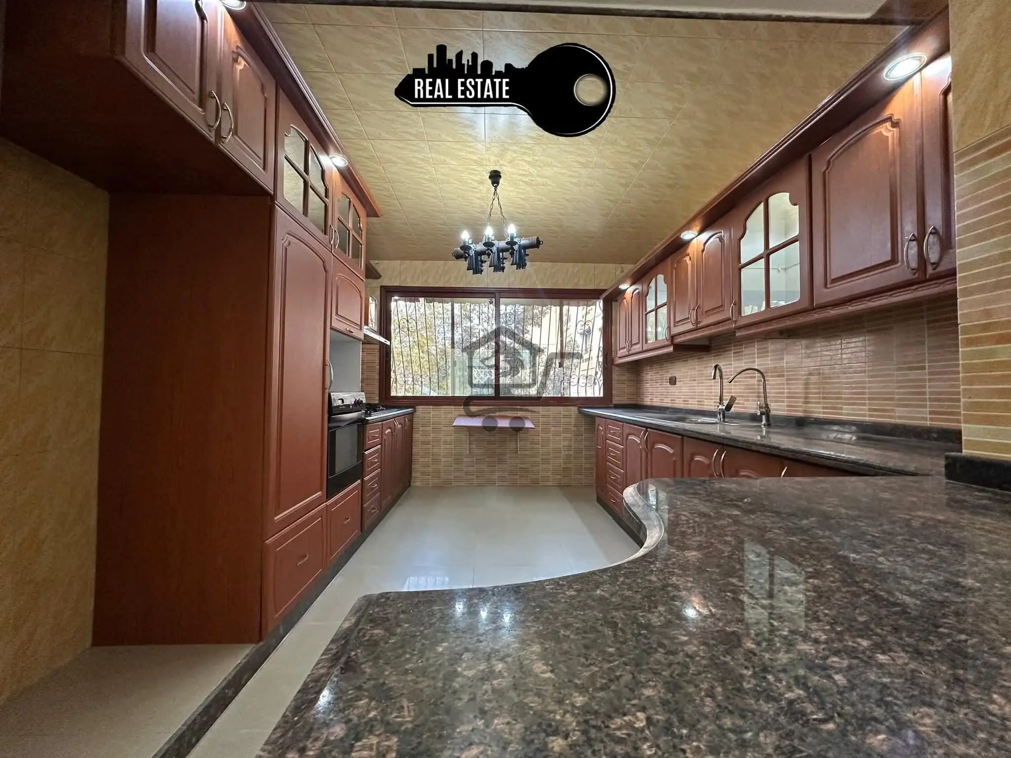 شقة بموقع مميز - الصورة 1