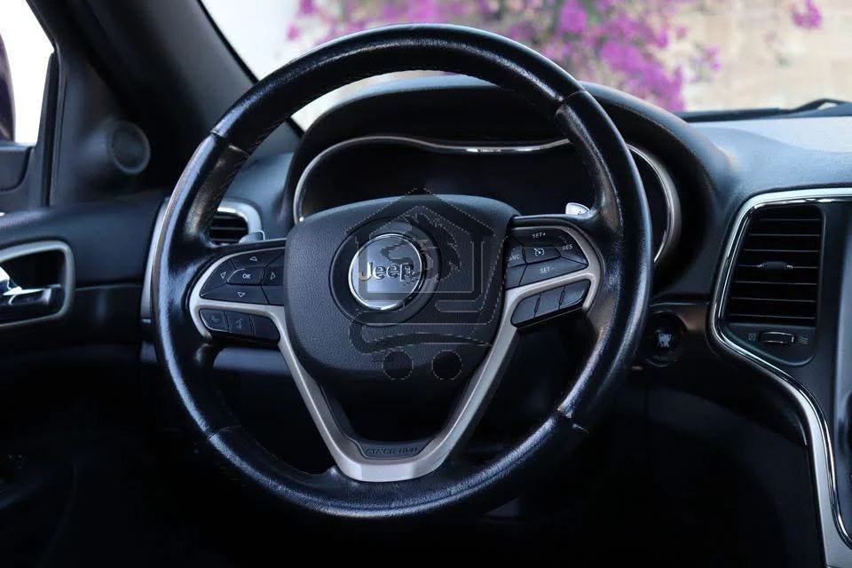 Jeep Cherokee - الصورة 4