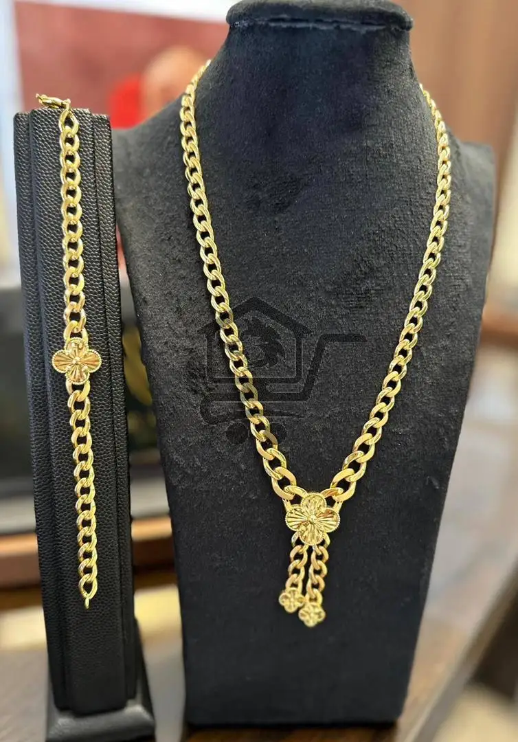 مجوهرات الملكة - الصورة 1