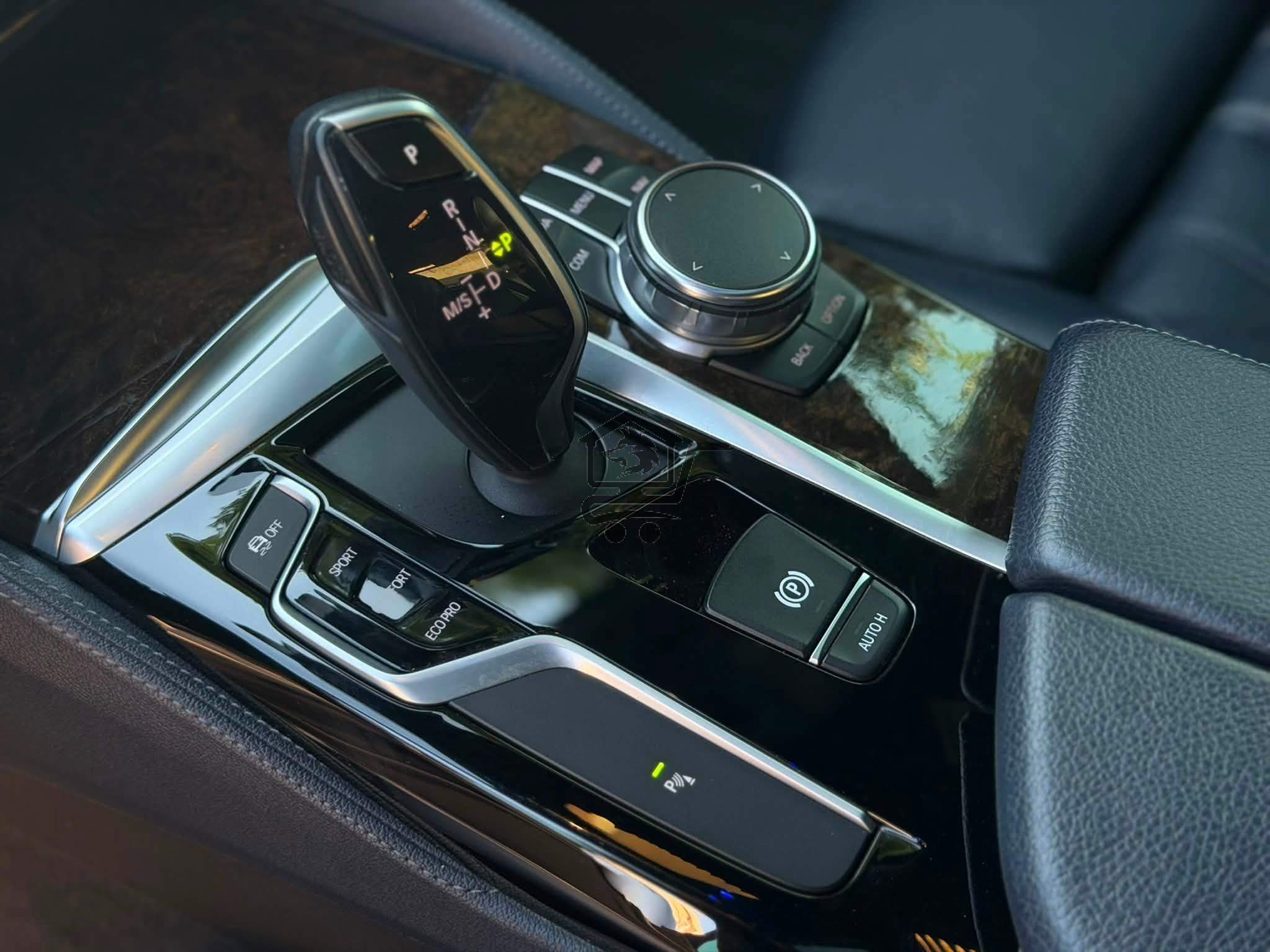 BMW 530i M Sport - الصورة 8