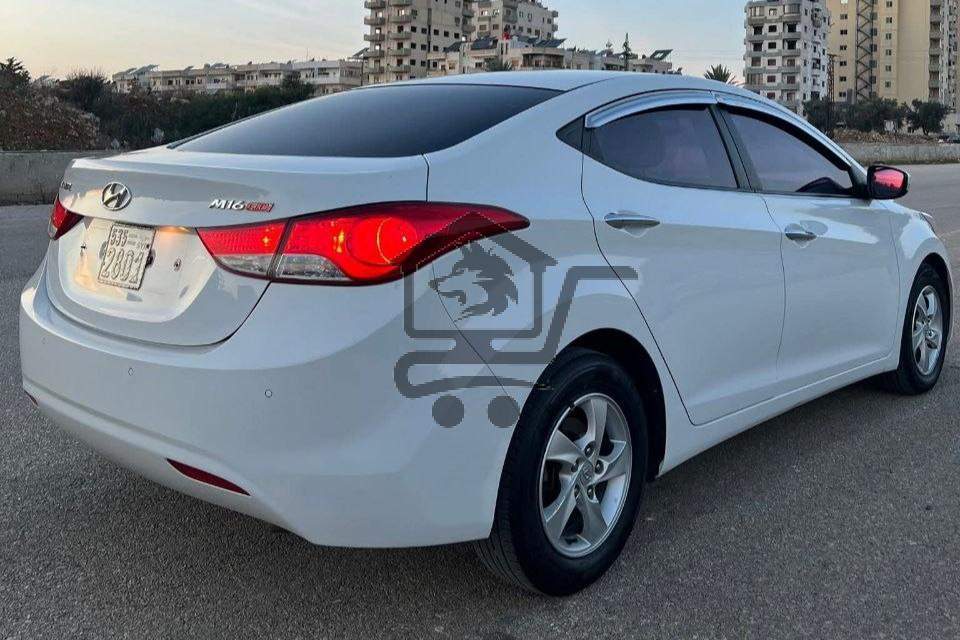 HUYNDAI ELANTRA 2012 - الصورة 4
