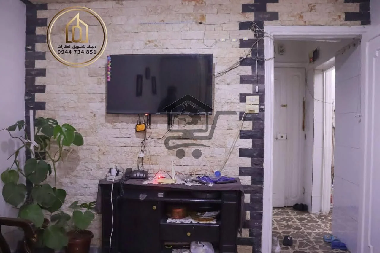 بيت للبيع بموقع متميز - الصورة 9