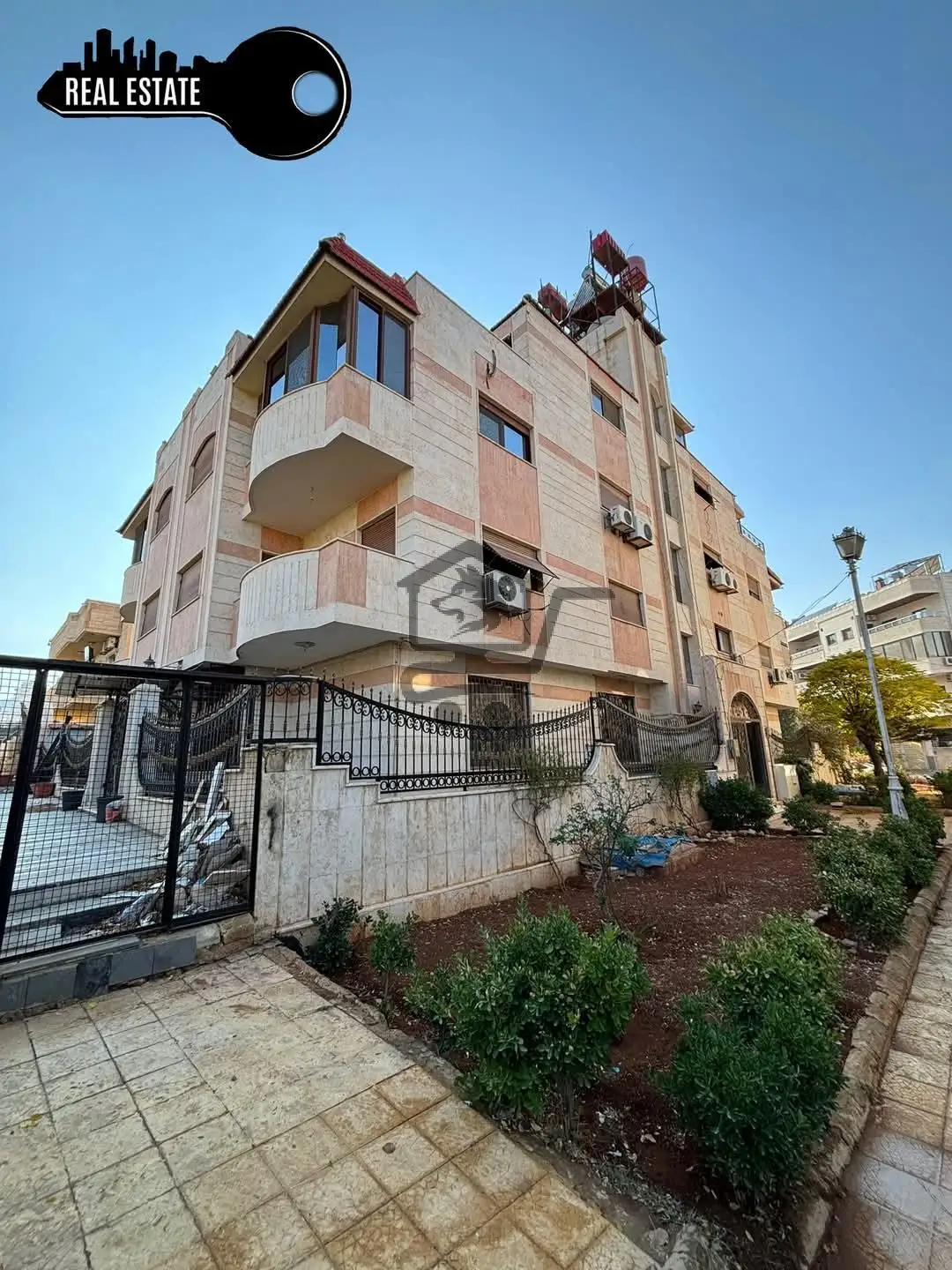 شقة فاخرة للبيع - الصورة 1