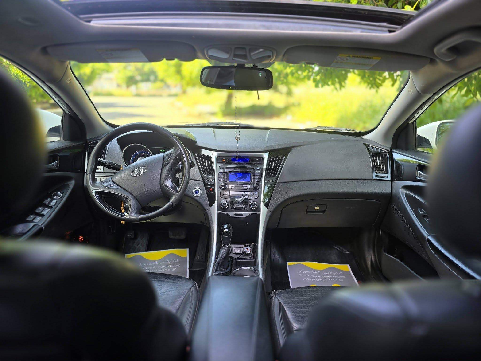 Hyundai Sonata 2012 - الصورة 8
