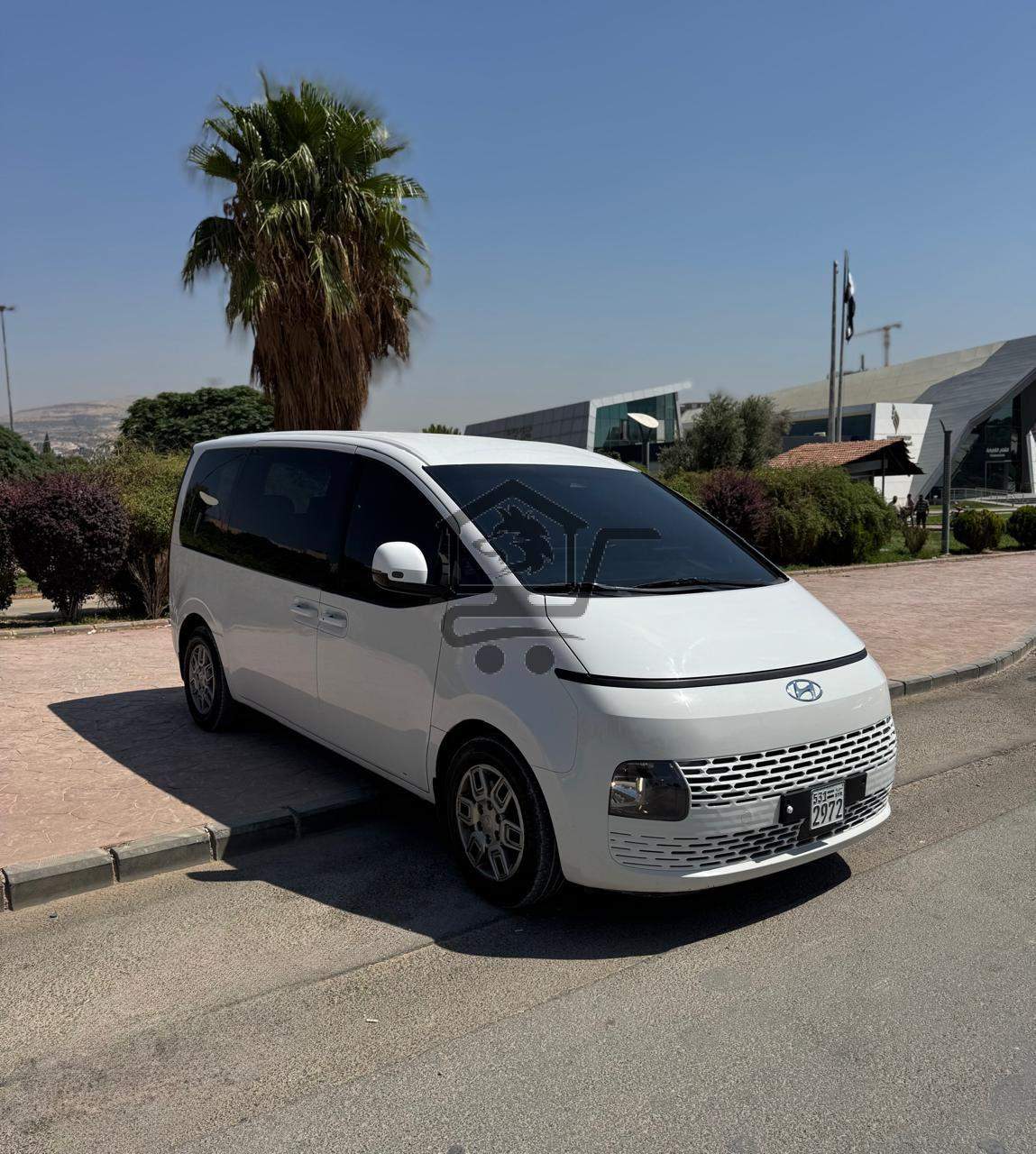 فان هيونداي ستاريا 2022 HTRAC - الصورة 3