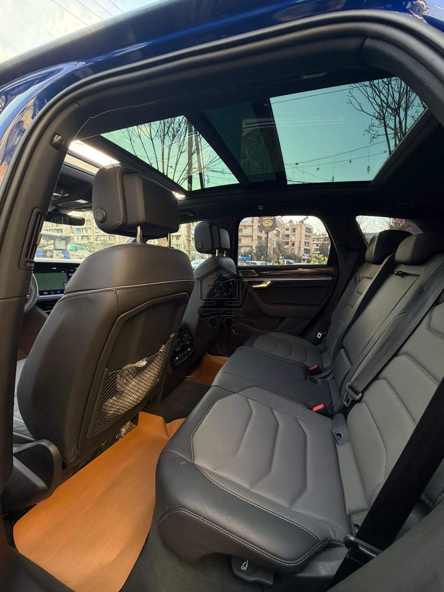 Volkswagen Touareg R 2024 - الصورة 10
