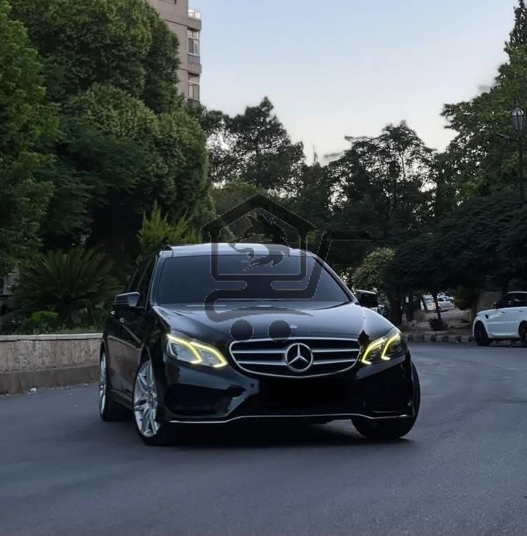 Mercedes Benz E300 - الصورة 2
