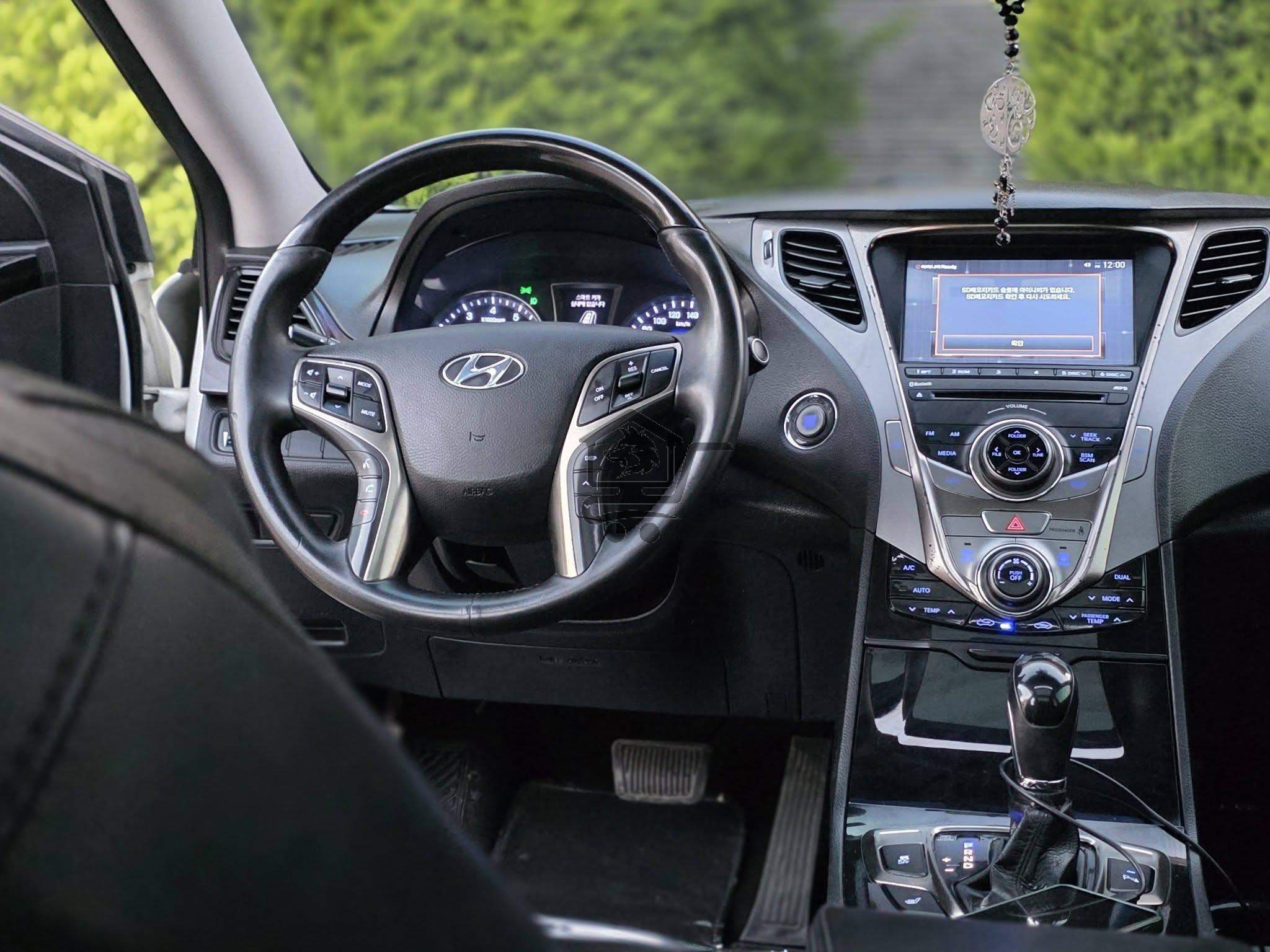 Hyundai Azera 2012 - الصورة 6
