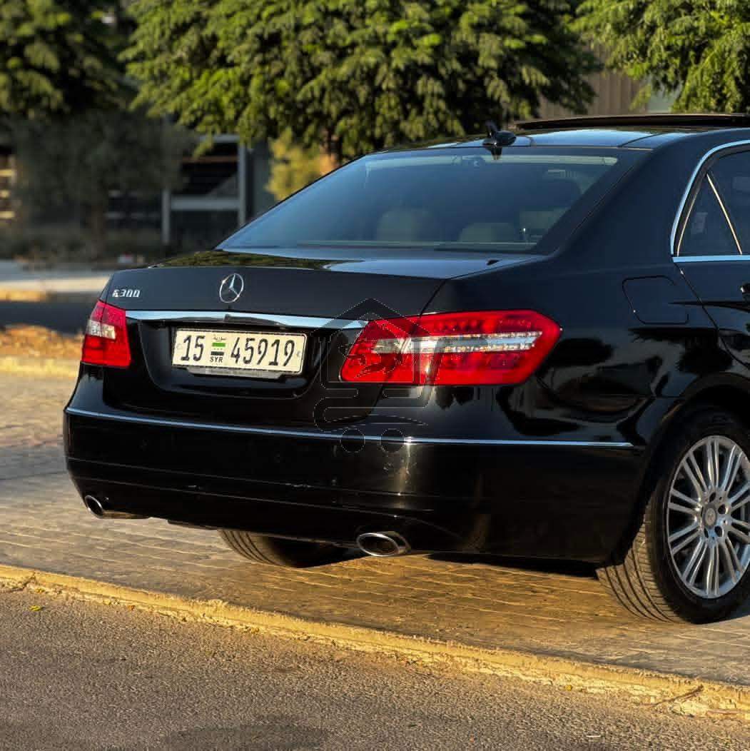 Mercedes E300 - الصورة 5