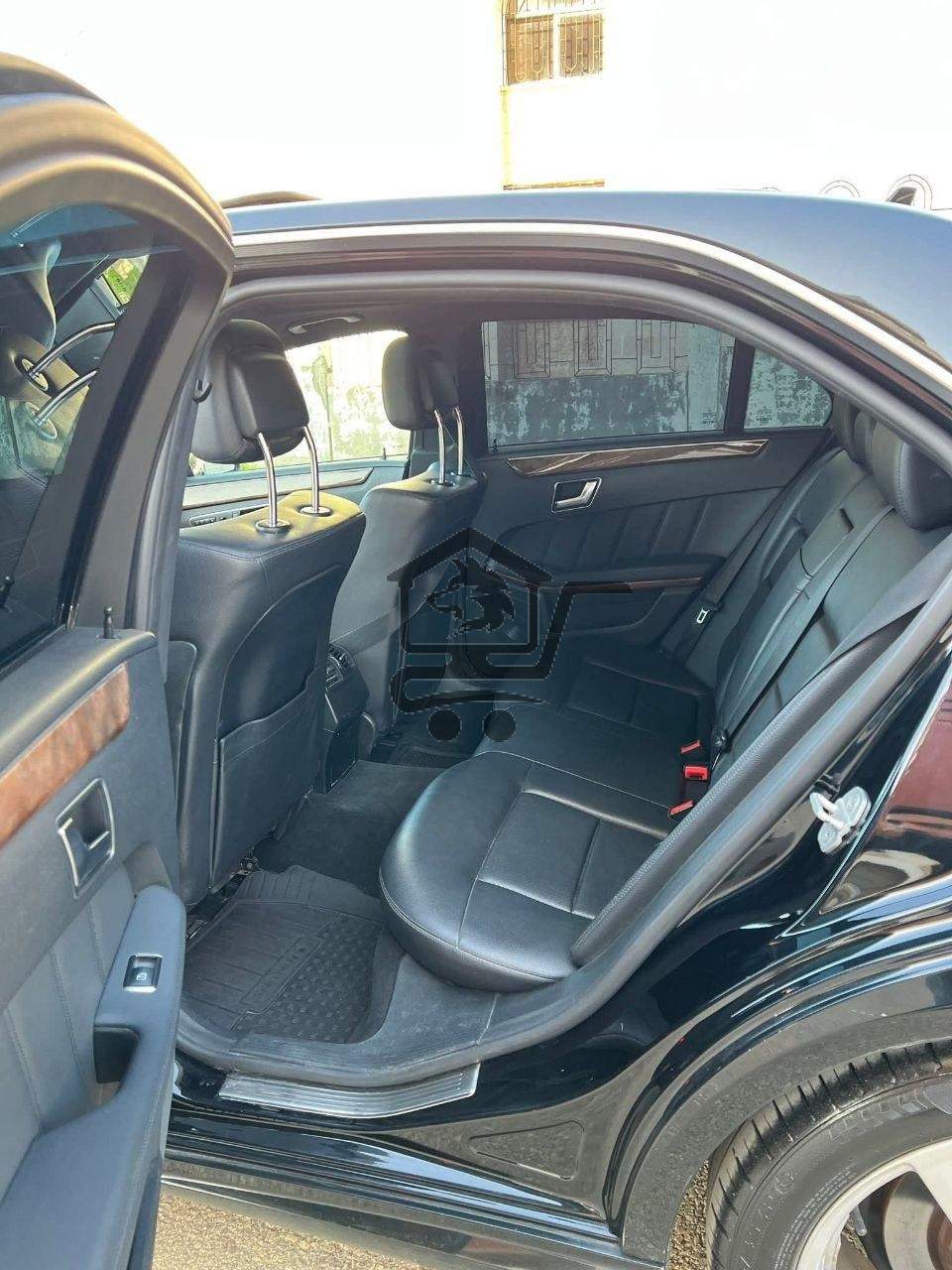 MERCEDES E350 4MATIC - الصورة 10