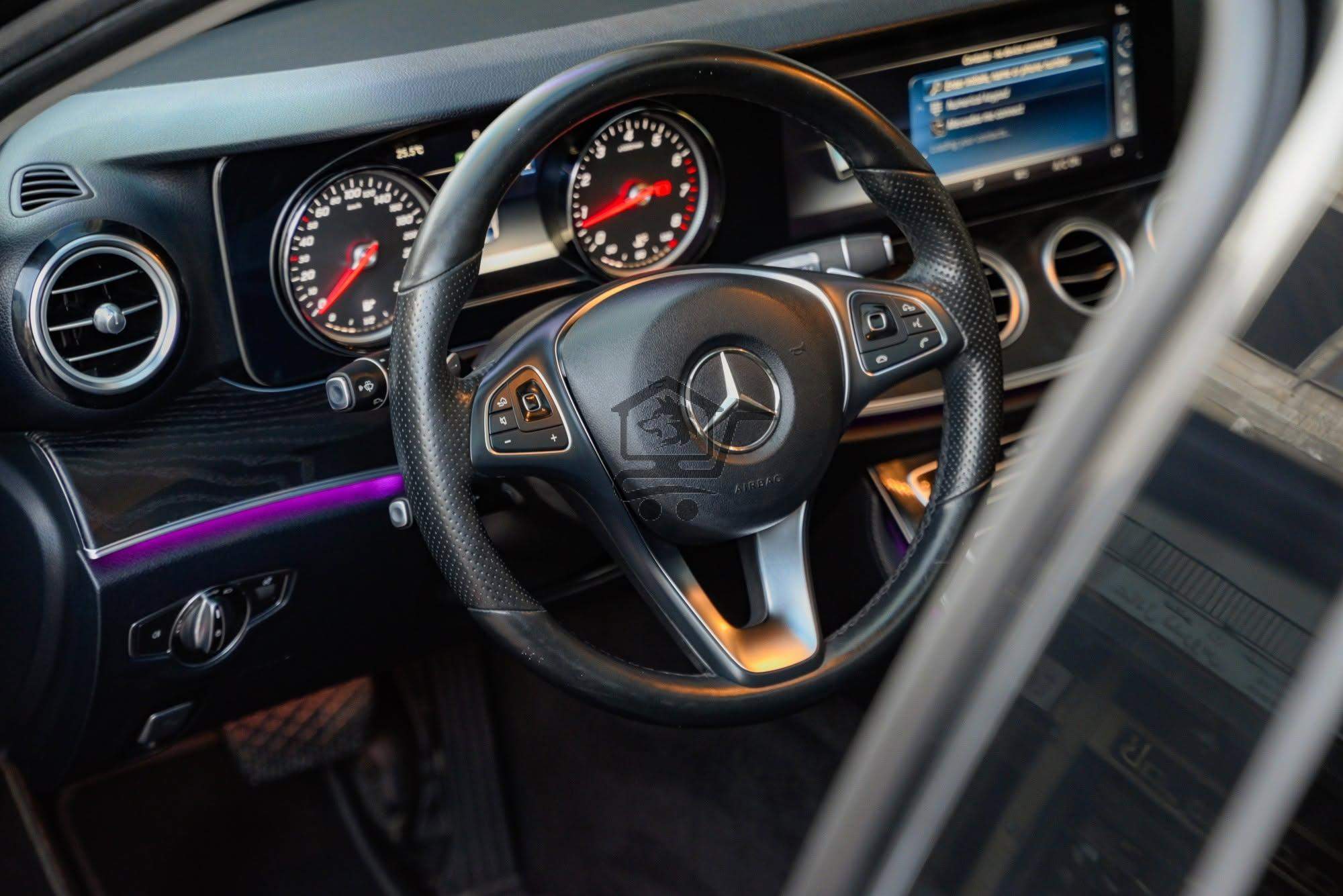 Mercedes-Benz E200 - الصورة 5