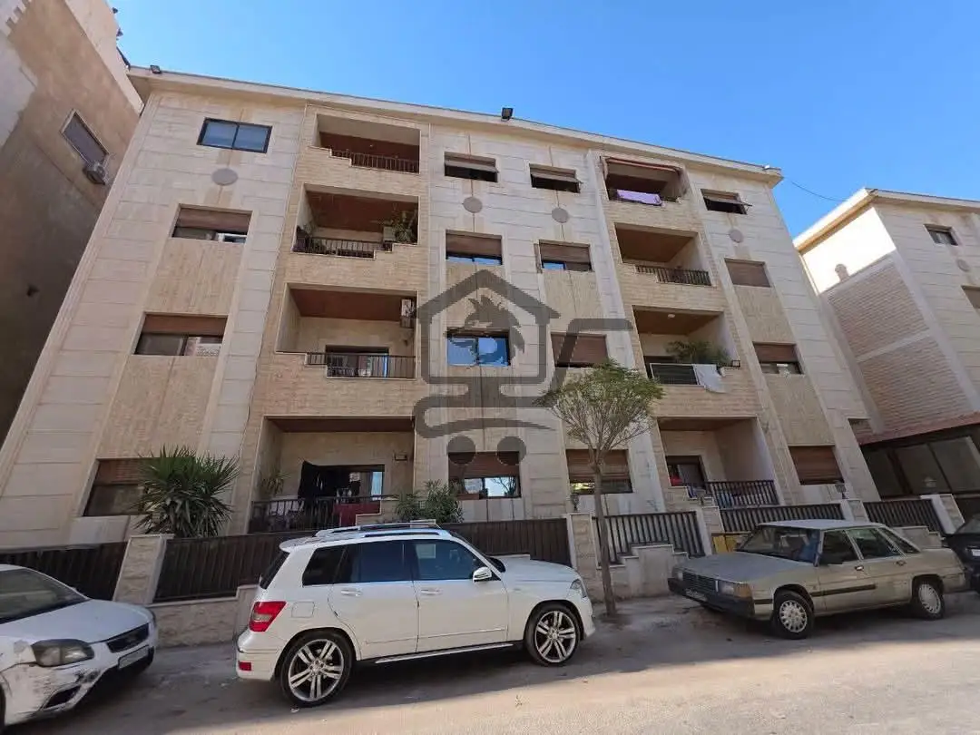 منزل فخم بموقع حيوي وراقي - الصورة 1