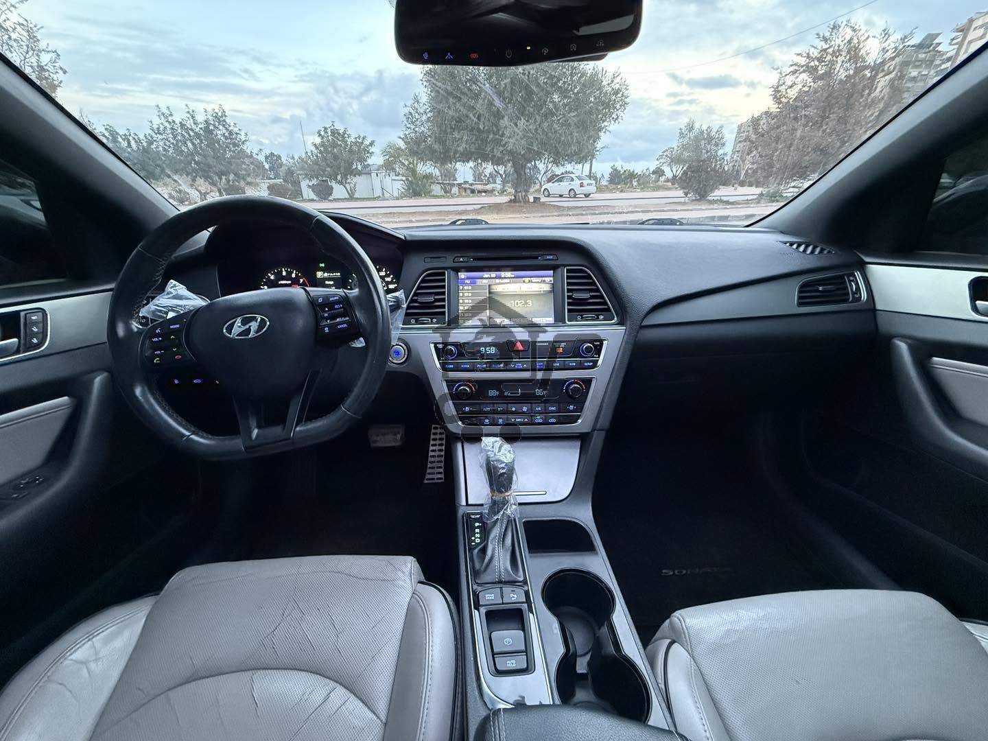 Hyundai Sonata 2015 - الصورة 9