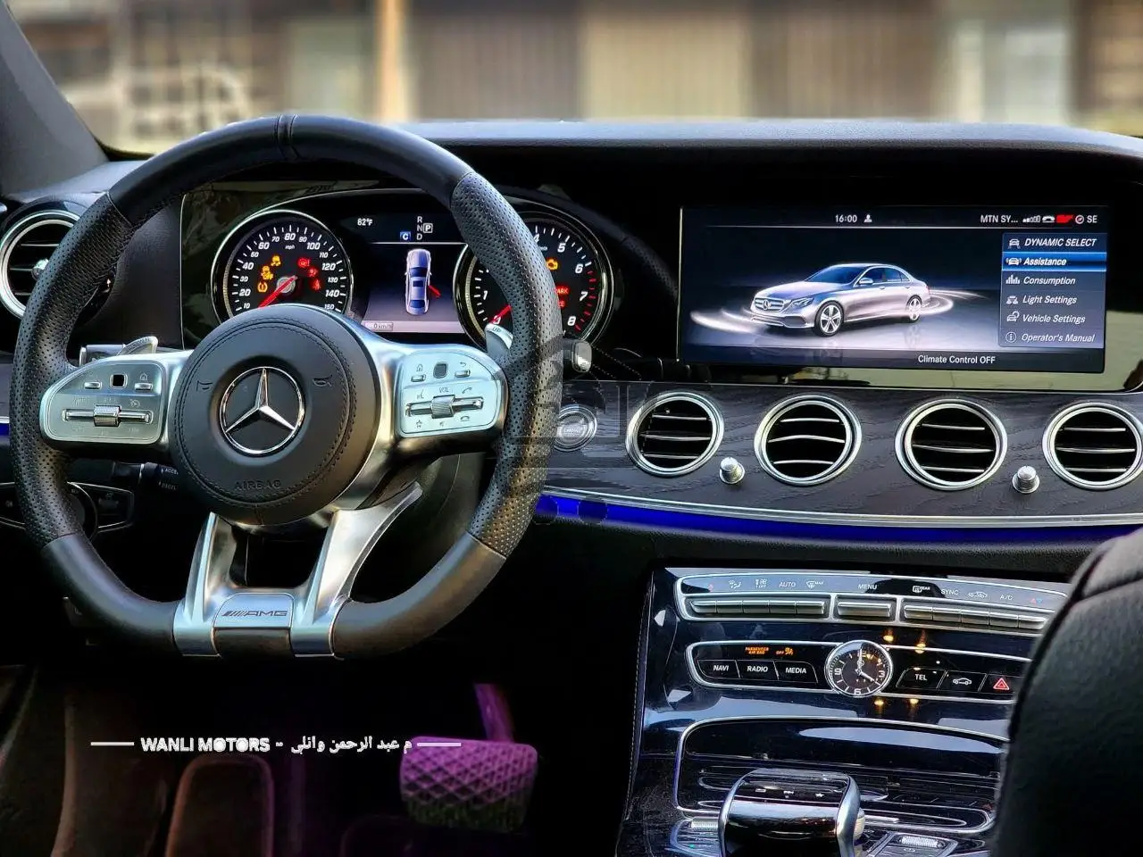 MERCEDES BENZ E300 - الصورة 5
