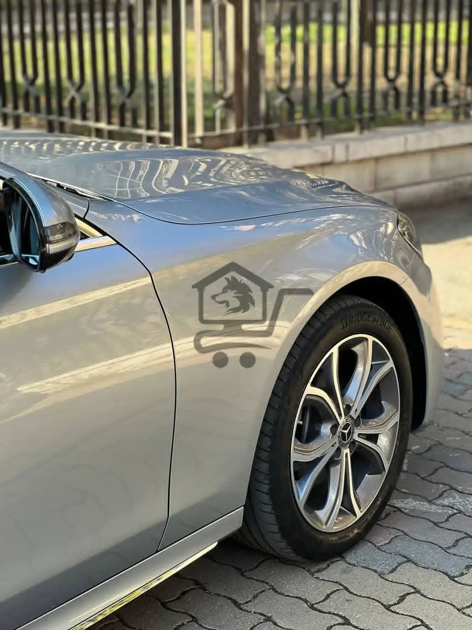 Mercedes E300 - الصورة 2