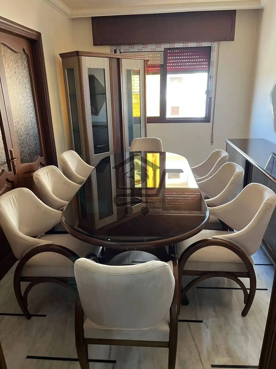 طاولة سفرة - الصورة 3