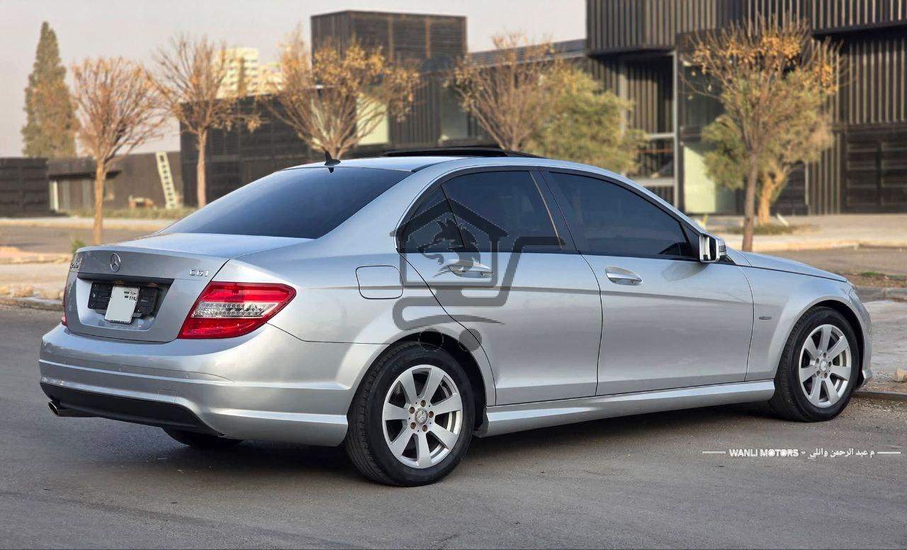 MERCEDES BENZ C200 - الصورة 4