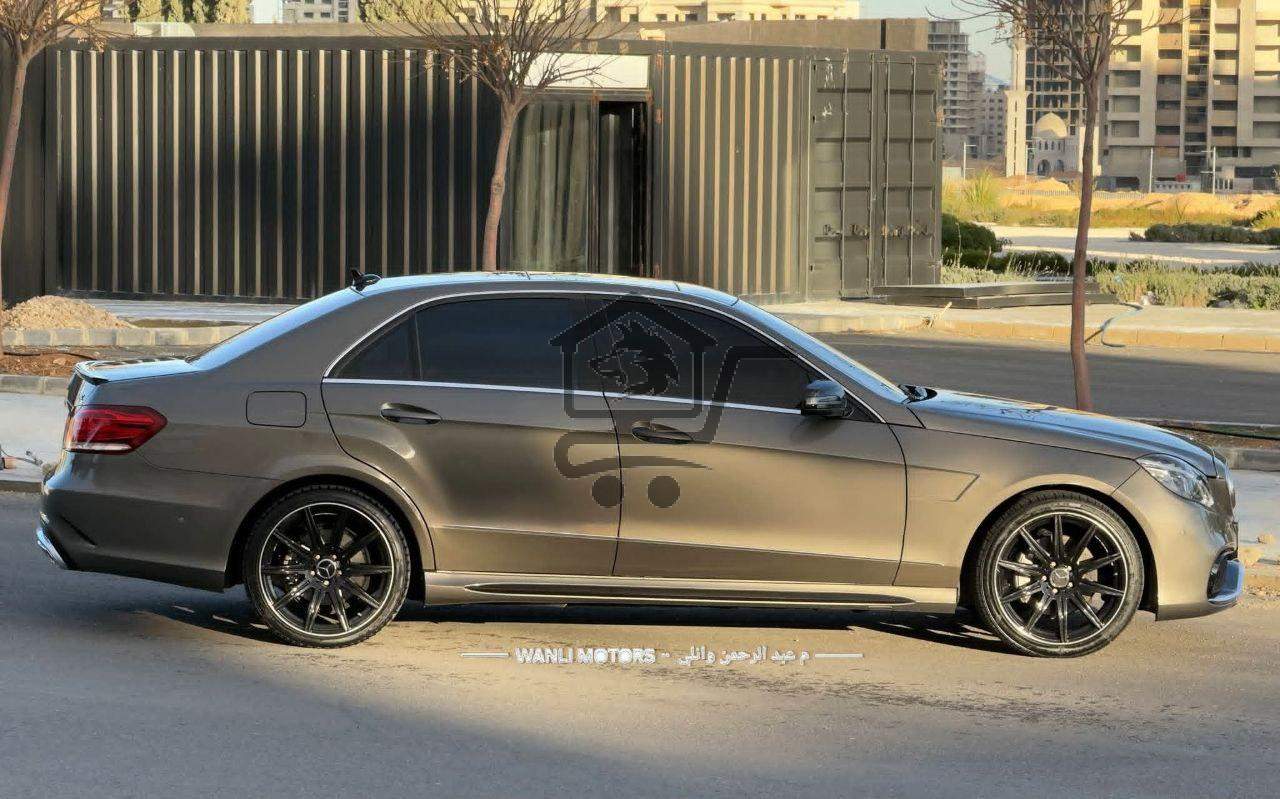 MERCEDES BENZ E300 4Matic - الصورة 3