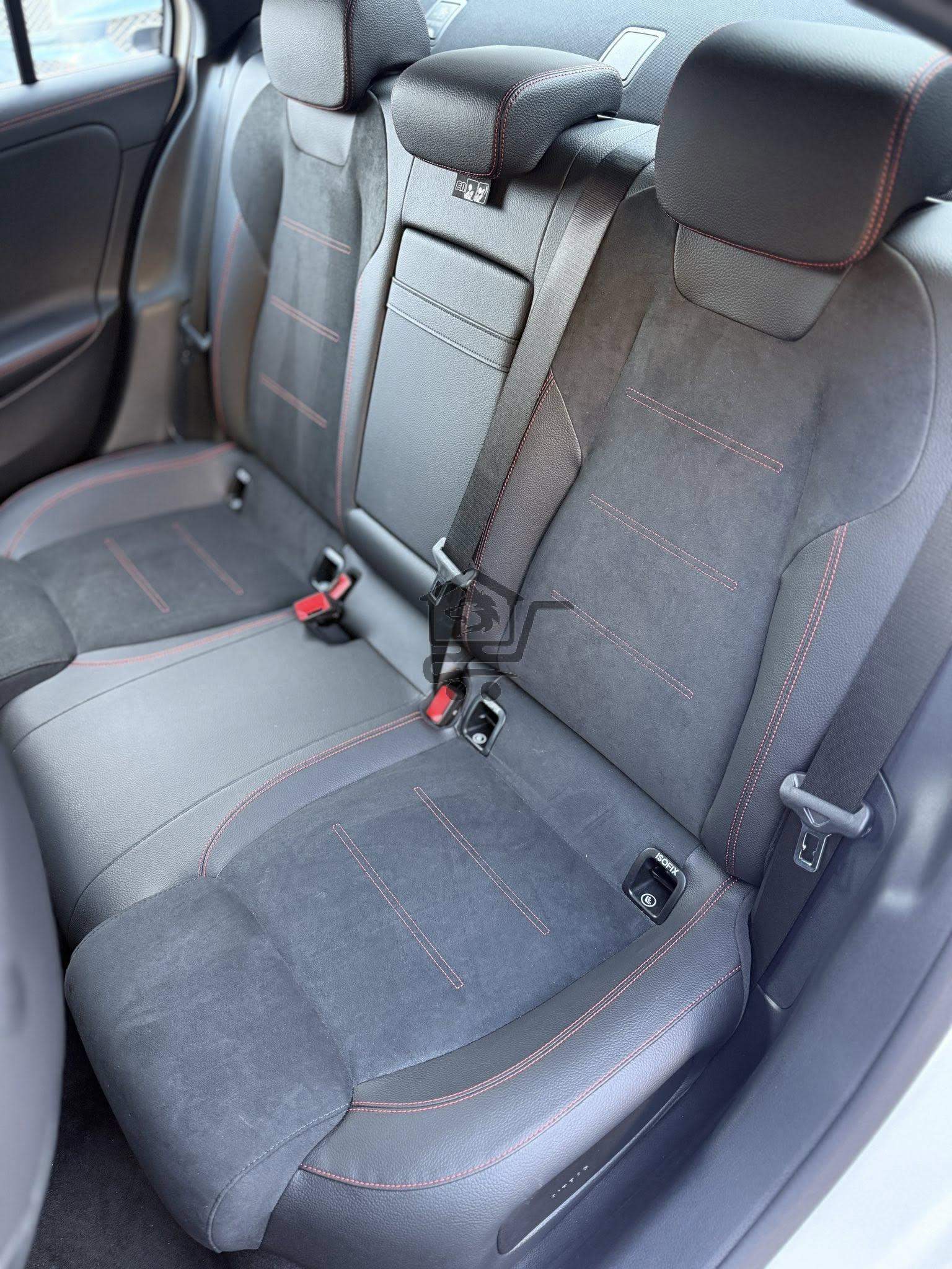 Mercedes Benz - الصورة 2