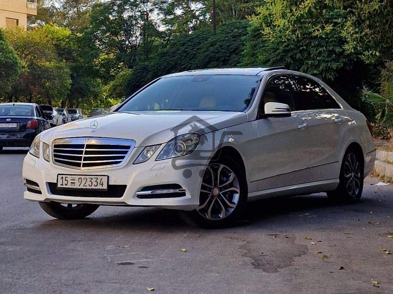 Mercedes-Benz E300 2013 - الصورة 3