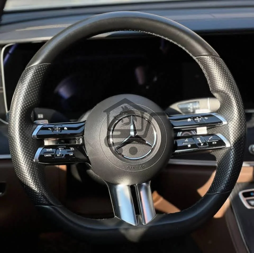 Mercedes E300 - الصورة 9