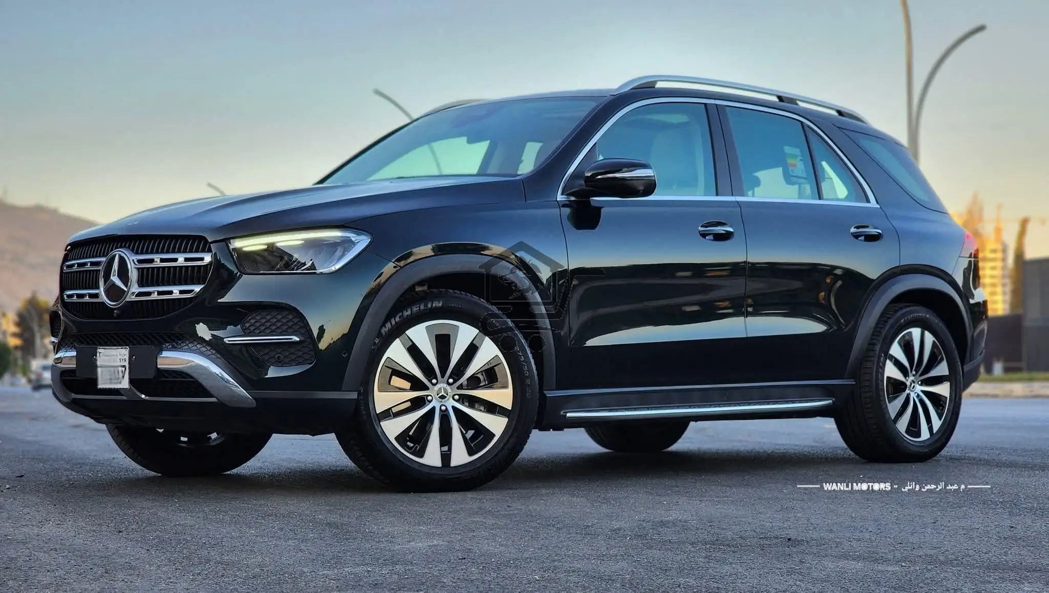 Mercedes Benz - الصورة 1