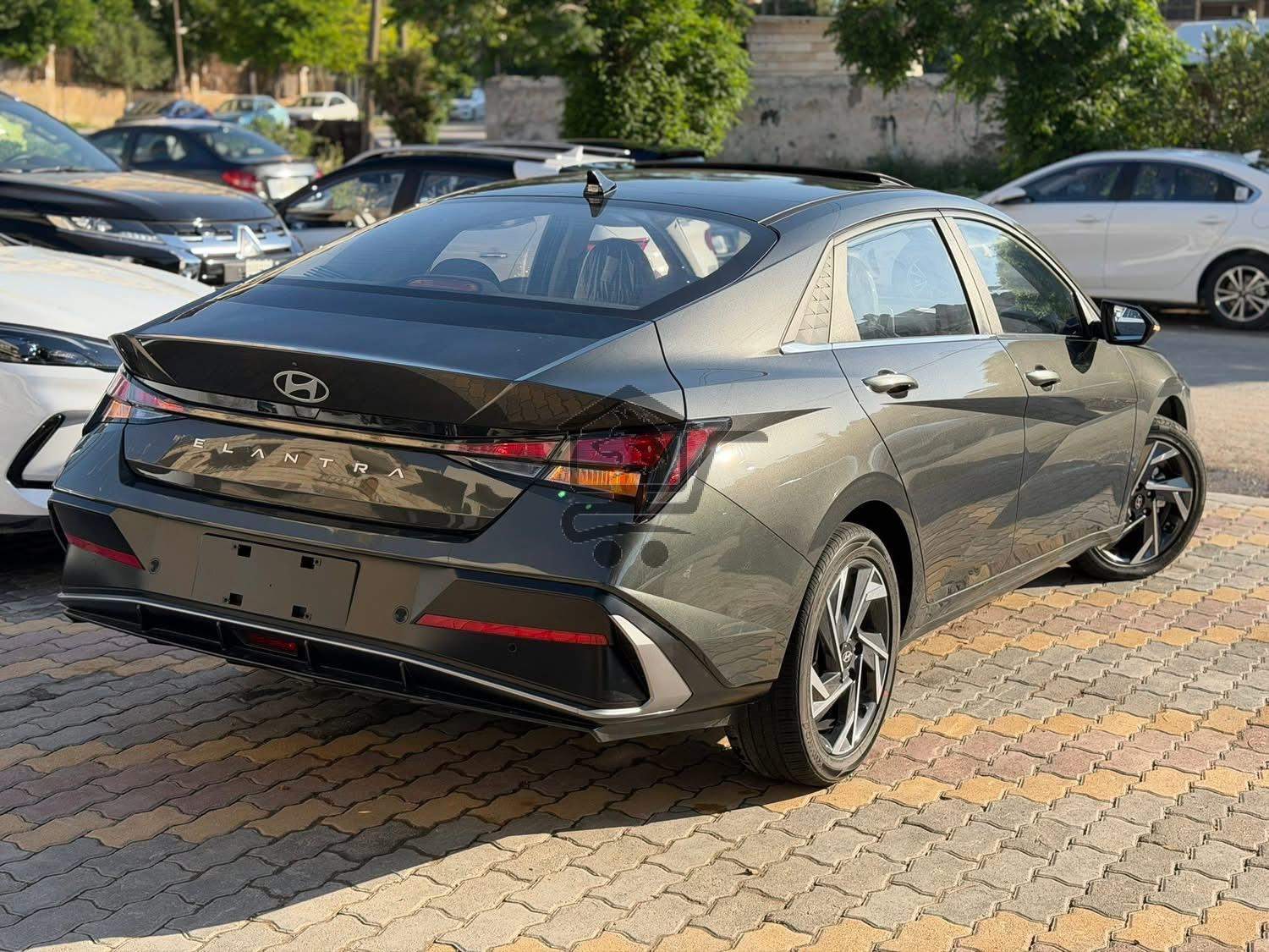 Hyundai Elantra 2025 - الصورة 2