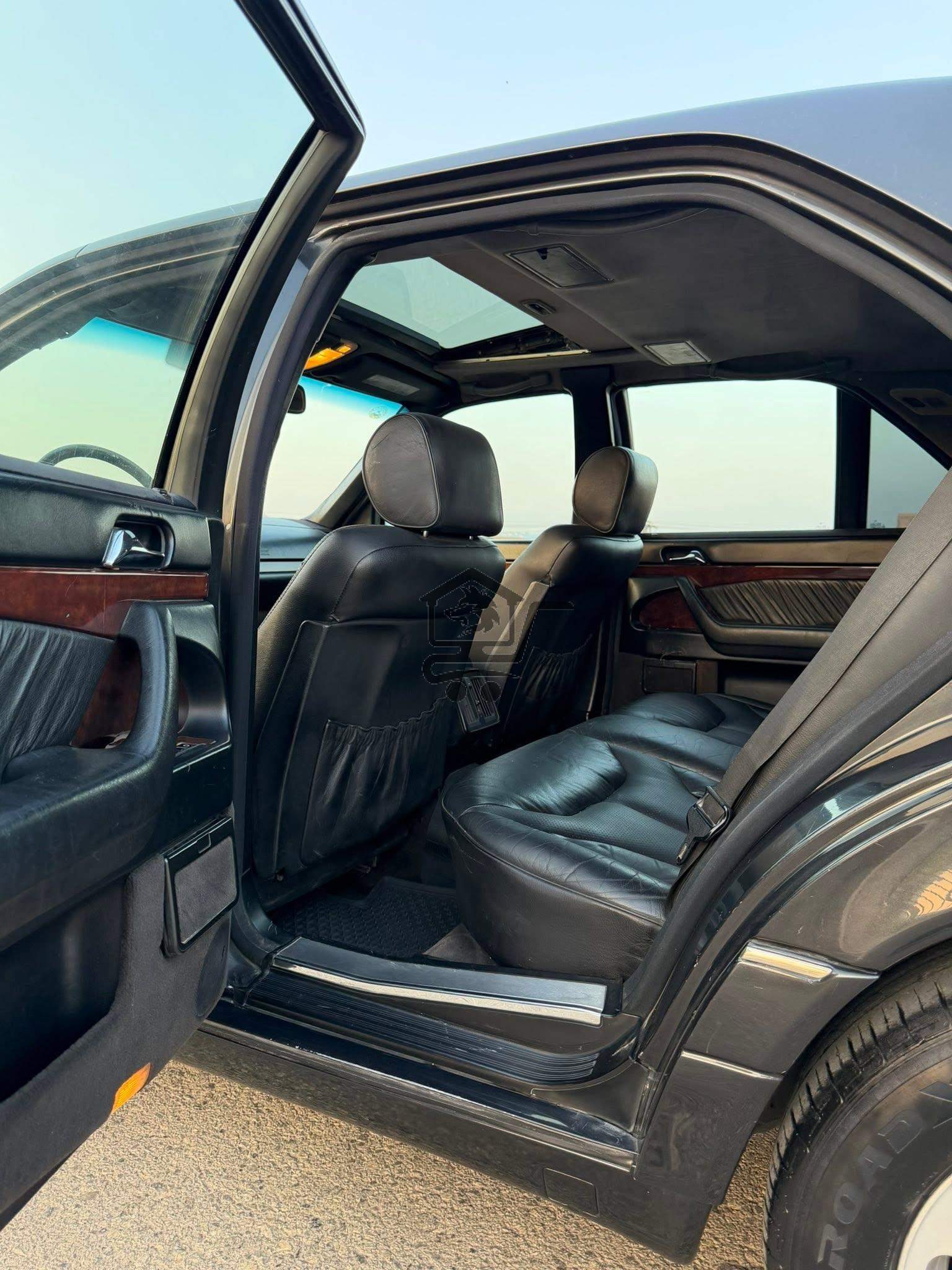 Mercedes-Benz S320 - الصورة 9