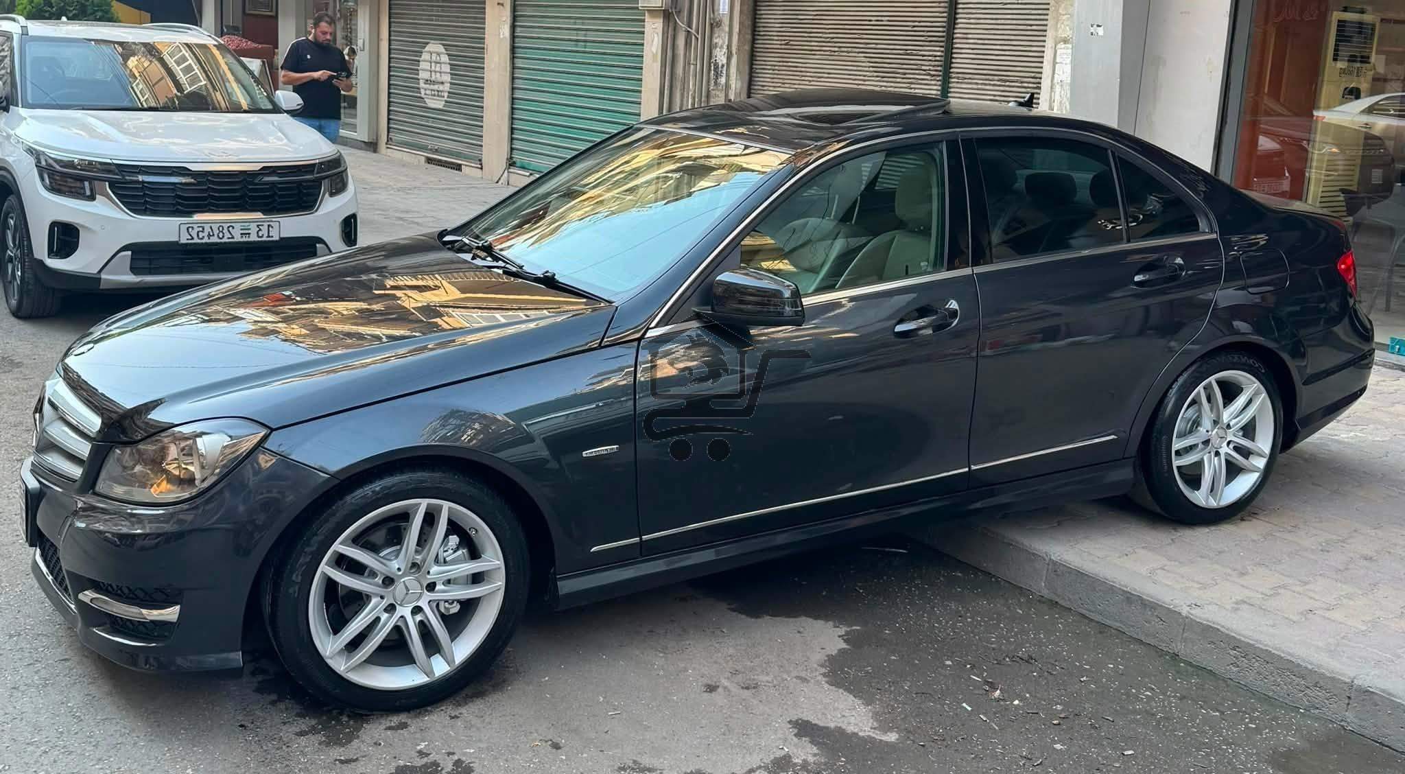 Mercedes-Benz C250 2012 - الصورة 5