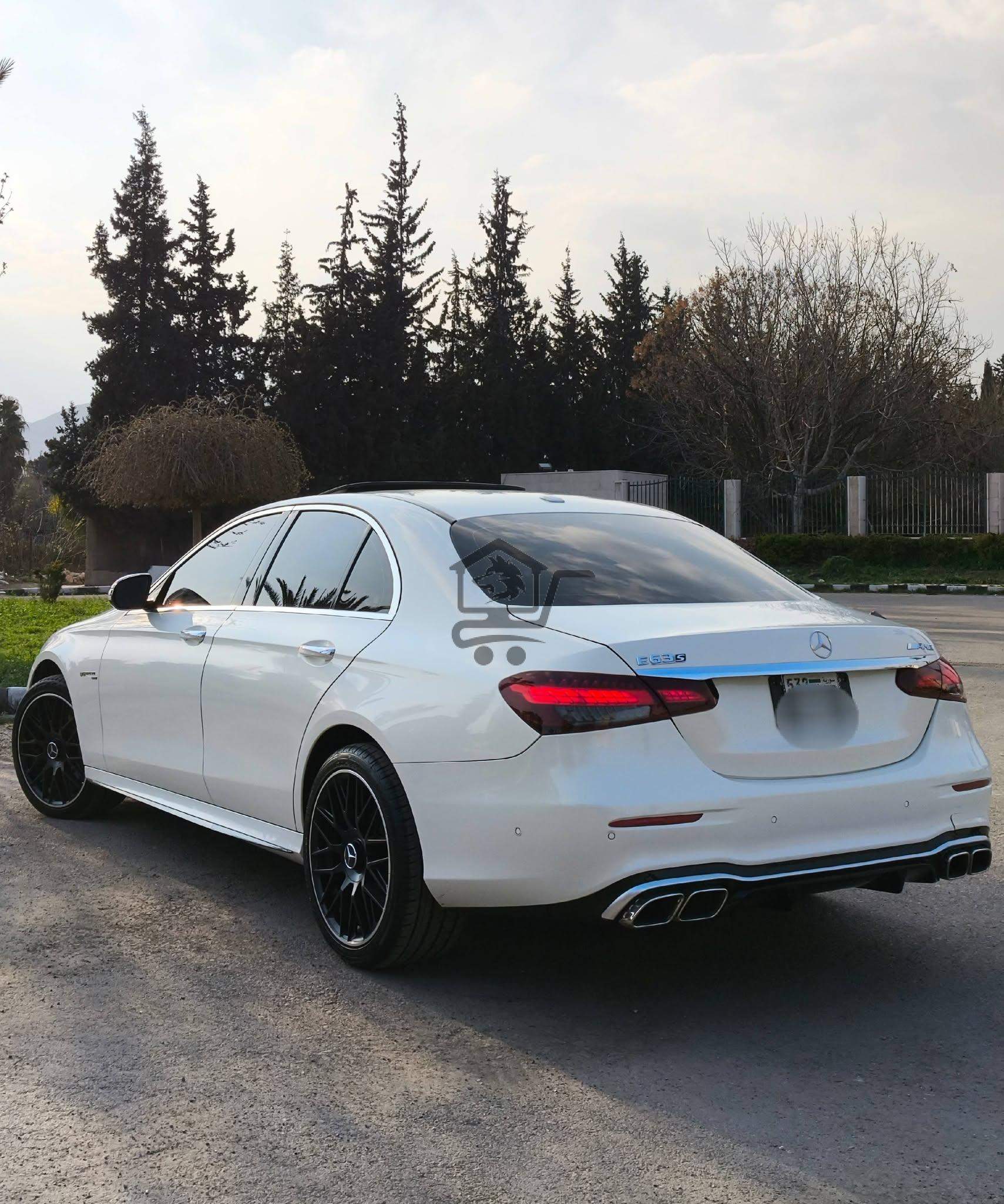Mercedes-Benz E300 2017 - الصورة 4