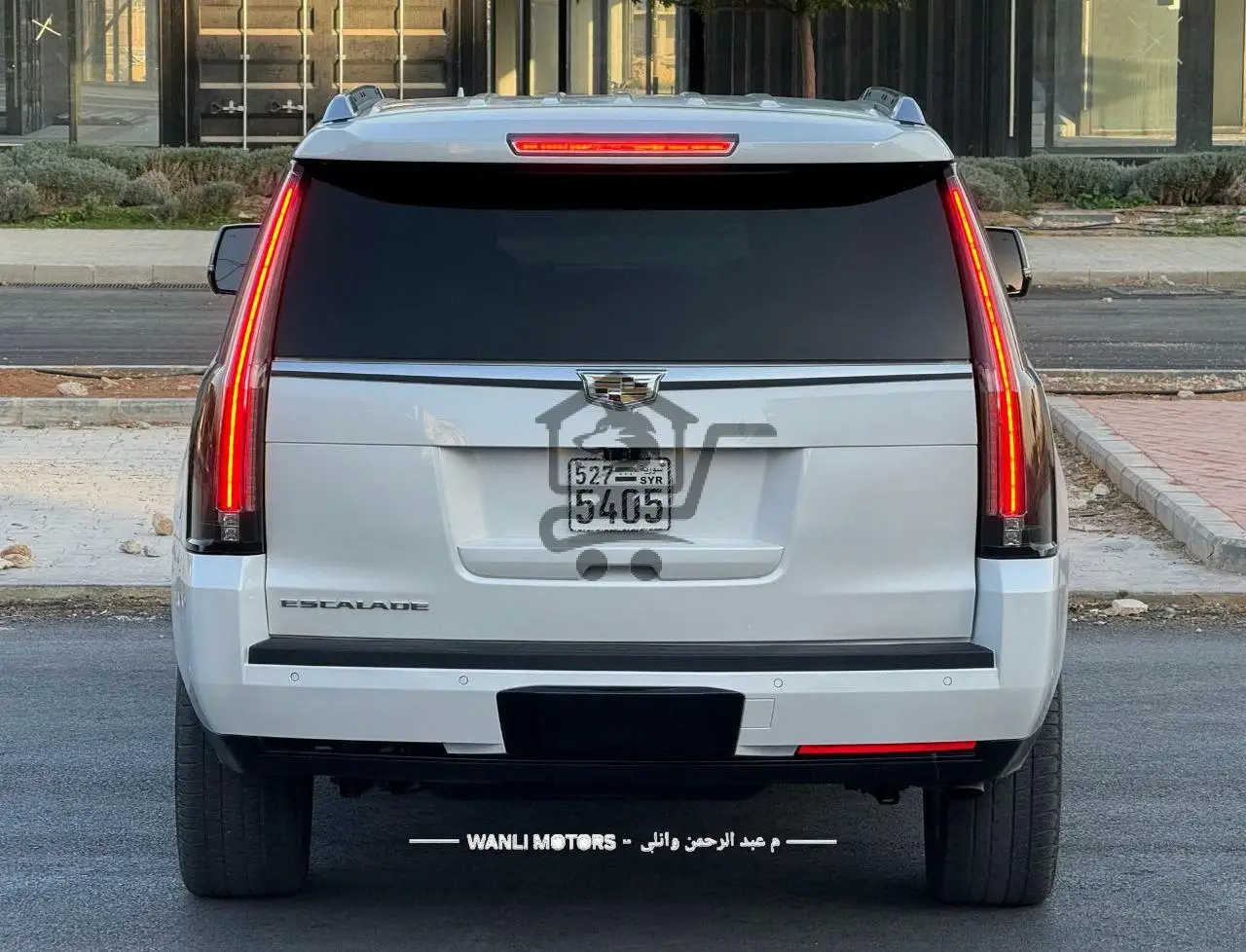 Cadillac Escalade Platinum - الصورة 3