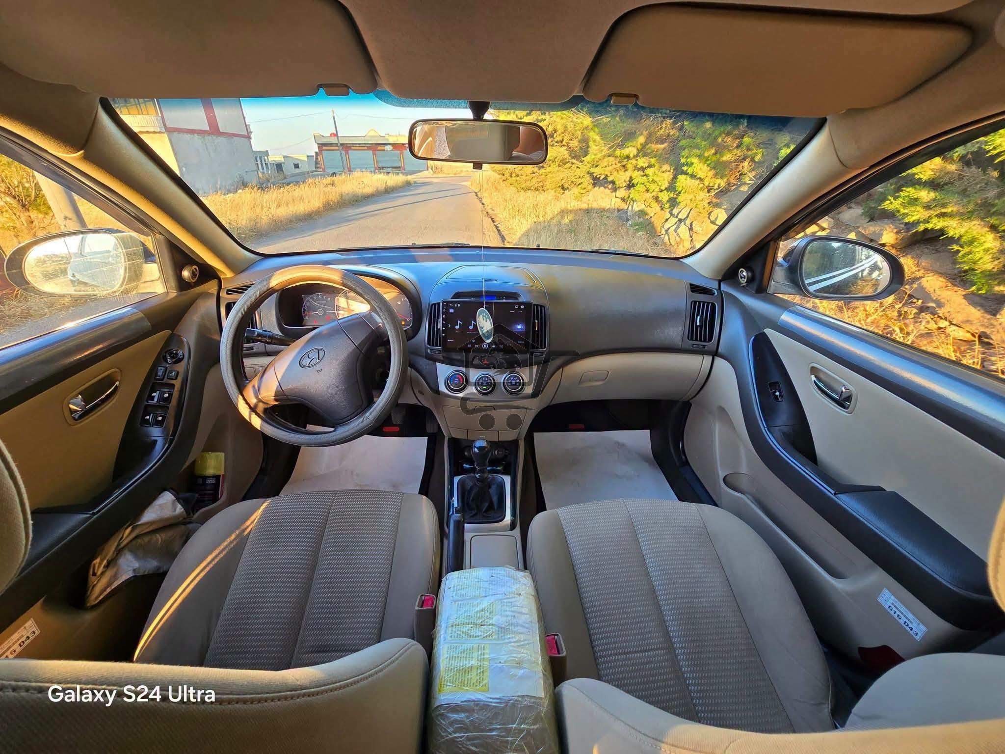 Hyundai Elantra 2011 - الصورة 8