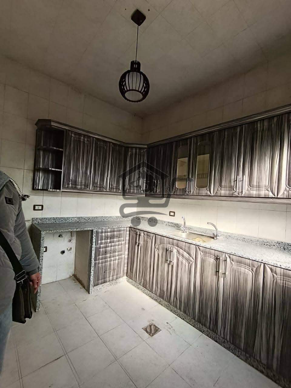 شقة بإكساء ممتاز - الصورة 4