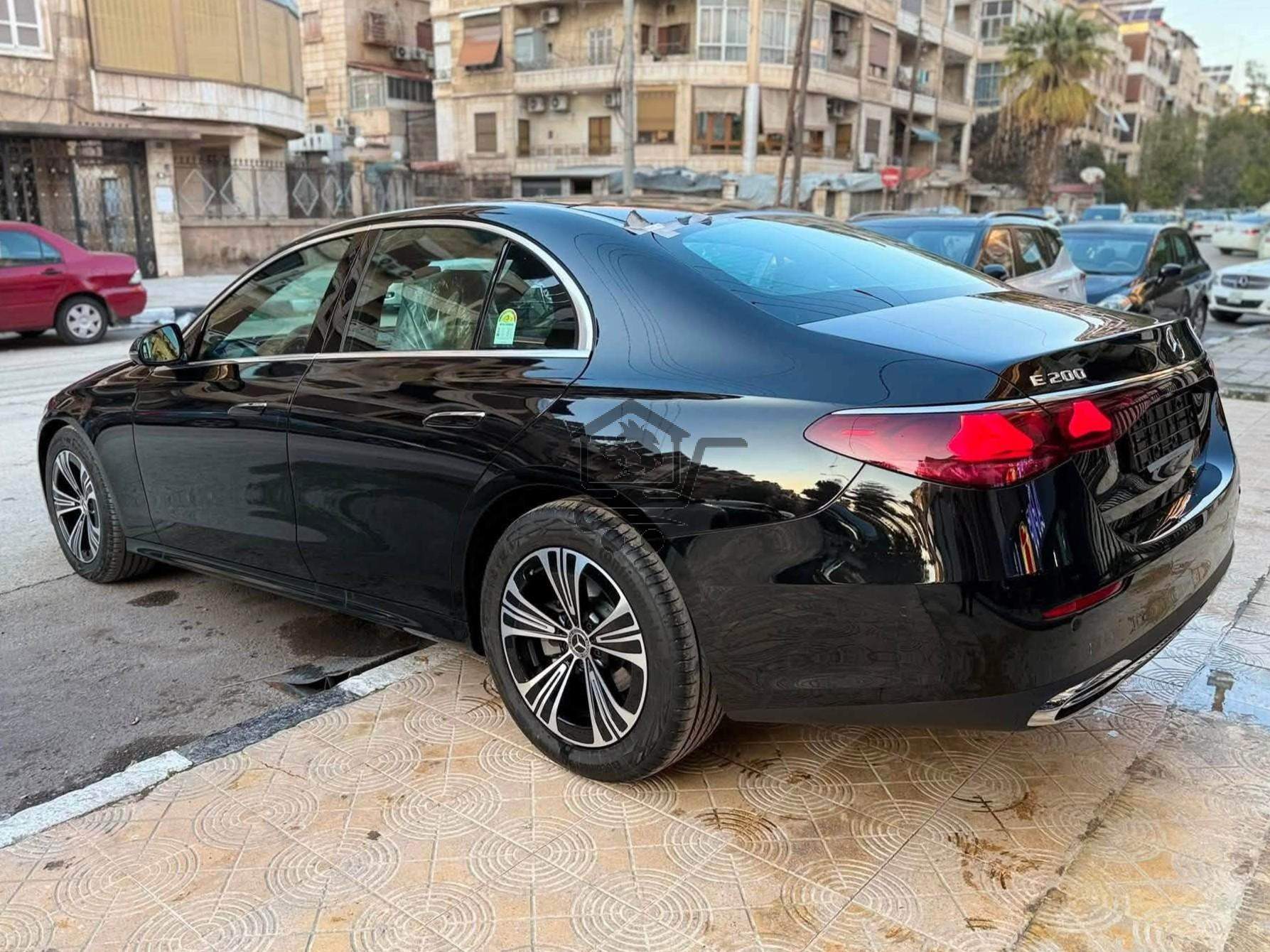 Mercedes-Benz E200 2026 - الصورة 6
