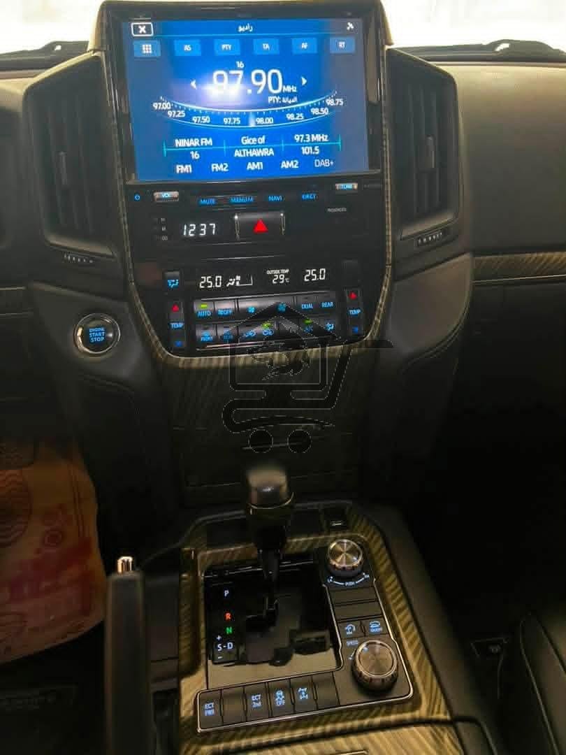 TOYOTA LAND CRUISER - الصورة 4