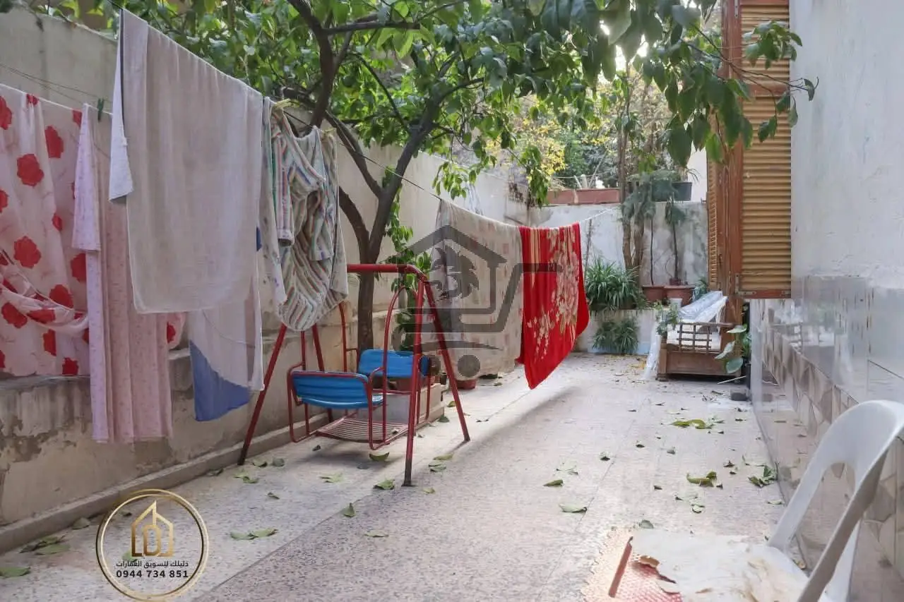 بيت للبيع بموقع متميز - الصورة 5