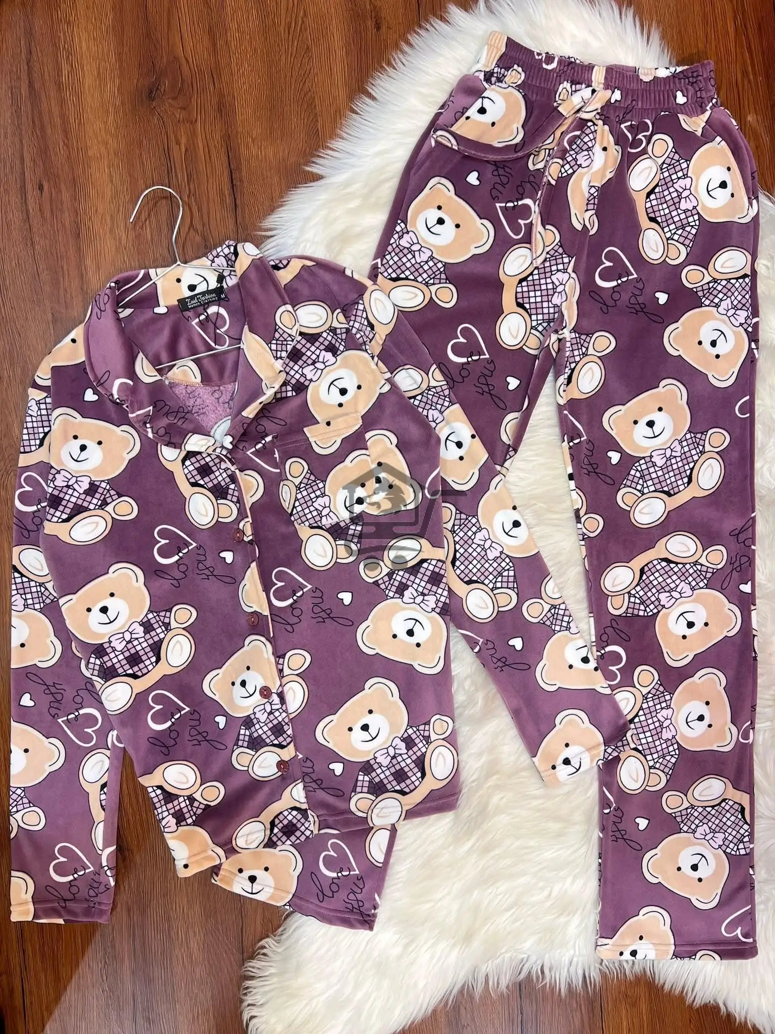 بيجامة مخمل - الصورة 1