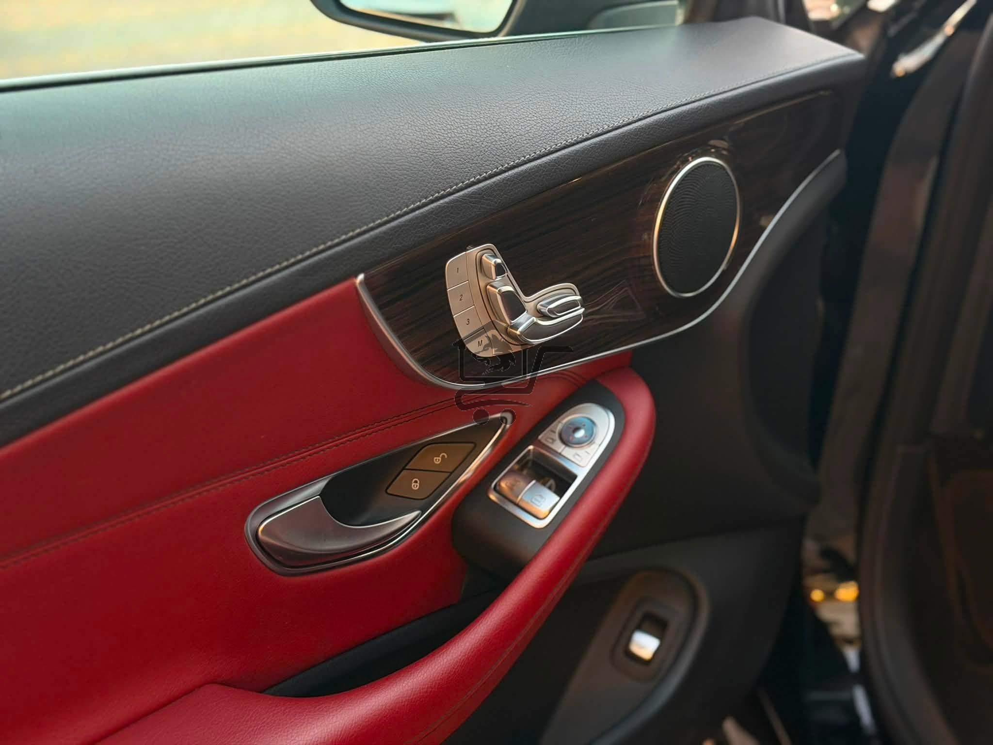 Mercedes-Benz C200 Coupe - الصورة 5