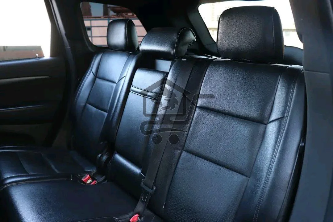 Jeep Cherokee Laredo - الصورة 6