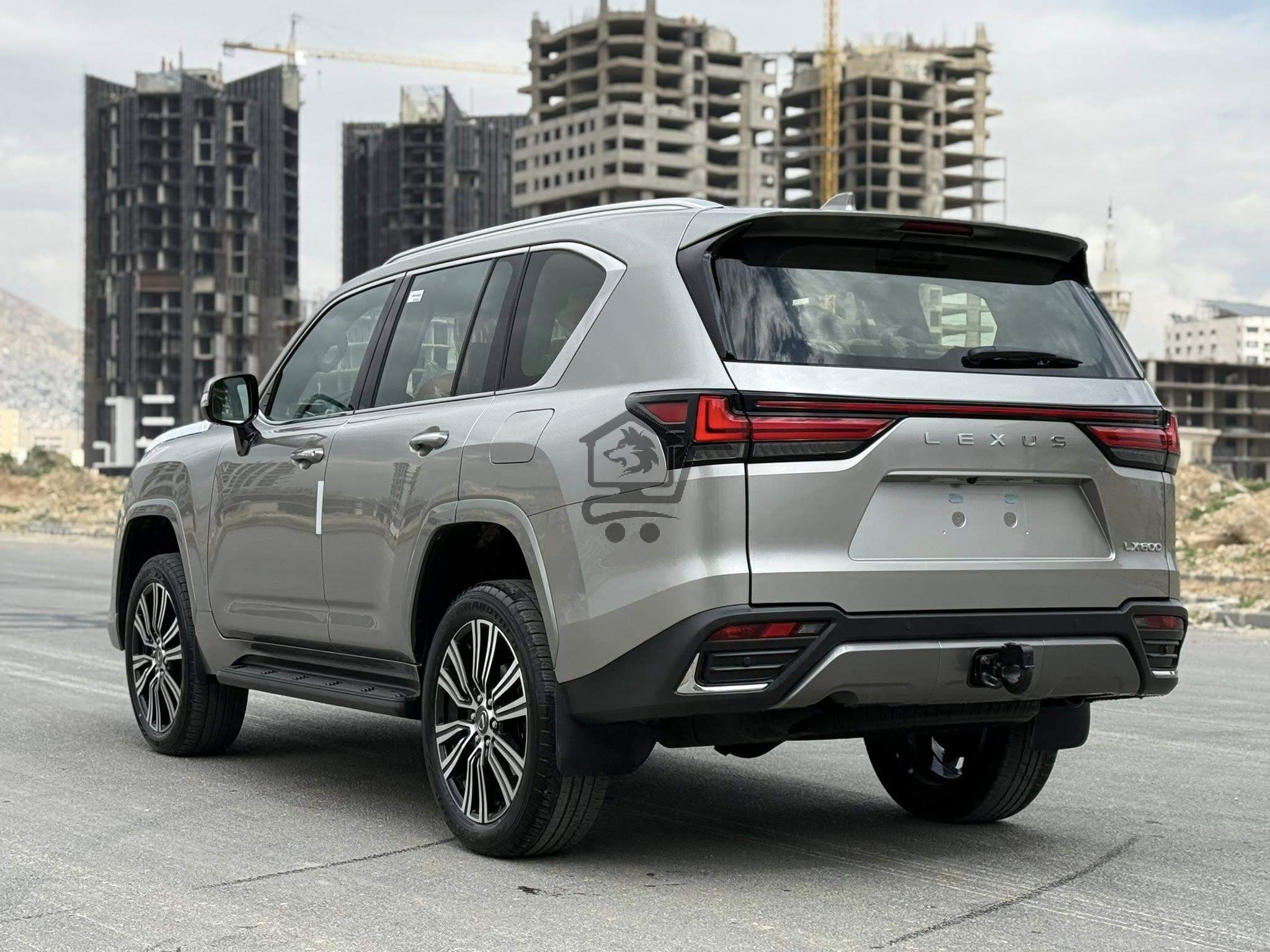 Lexus LX600 - الصورة 3